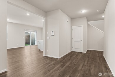 Photo's are for representational purposes only. Colors and finishes may differ.