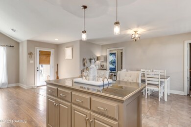 208 Landsdowne Way-11