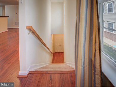 2858 Chinkapin Oak Ln unit 204, Woodbridge, VA 22191 - photo 2