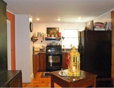 27 Williams St, Shelburne Falls, MA 01370 - photo 5