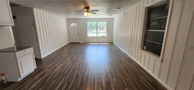 2617 Cottonwood Ave, Bay City, TX 77414 - photo 7