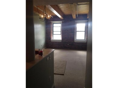 Island Terrace unit 125, Saco, ME 04072 - photo 3