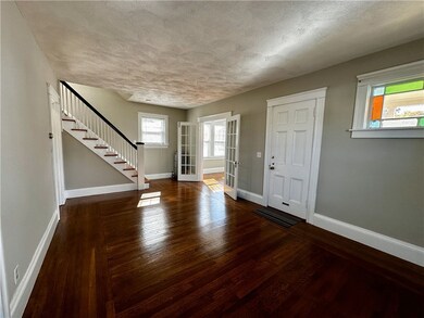 852 Warwick Ave, Warwick, RI 02888 - photo 4