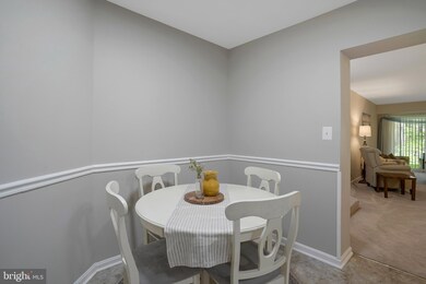 5825 Cove Landing Rd unit 102, Burke, VA 22015 - photo 3