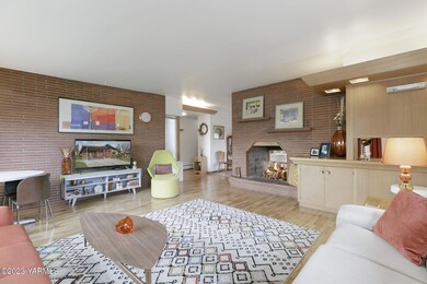 Living room 3