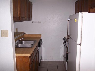 8138 Saint Andrew Ln unit C, El Paso, TX 79907 - photo 3