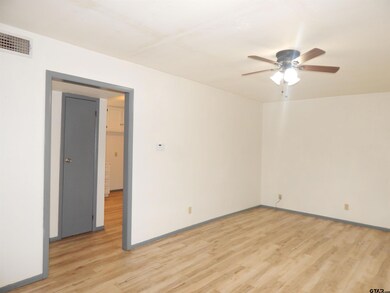 2742 2742 S Donnybrook Ave, Tyler, TX 75701 - photo 5