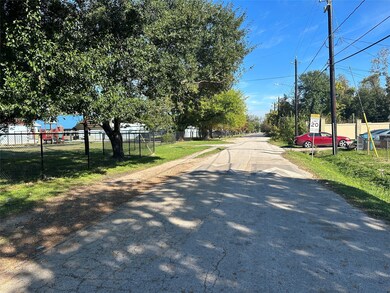 839 Lovers Ln, Houston, TX 77091 - photo 5