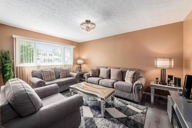 1914 Walden Dr, Columbus, OH 43229 - photo 6