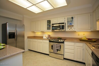 4300 Lakeside Dr unit 8, Jacksonville, FL 32210 - photo 5