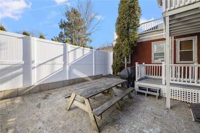 612 Thames St unit 1, Newport, RI 02840 - photo 2