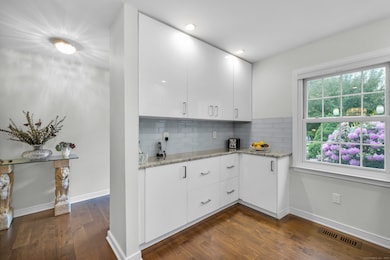 Kitchen with dry/Breakfast bar.