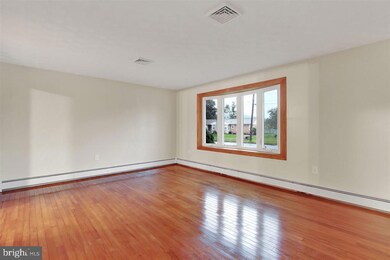 255 S 4th St, Mount Wolf, PA 17347 - photo 2