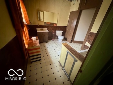 1403 Franklin St, Columbus, IN 47201 - photo 6