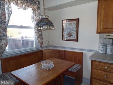 221 Blythe Ave, Drexel Hill, PA 19026 - photo 6