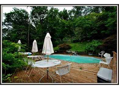 Swimming Pool/Hot Tub/Sauna.