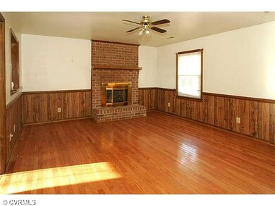 Den/Family/Great Room - Family Room w/Brick Wood B