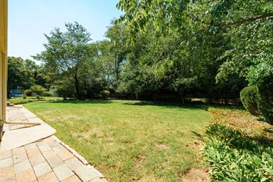 Carlyle_Dr_2420_Kalamazoo_49008-33