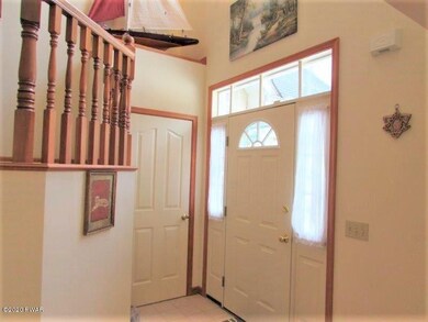 113 Hillside Dr, Hawley, PA 18428 - photo 2