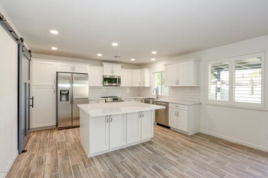 2070 E FREMONT DR