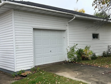 360 Columbus Ave, Cohasset, MN 55721 - photo 4