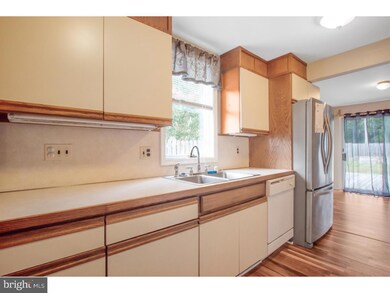 713 W 13th St, New Castle, DE 19720 - photo 5