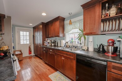 27 Monroe St, Concord, NH 03301 - photo 5