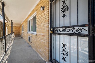 627 S Blanchard St unit B2, Wheaton, IL 60187 - photo 2