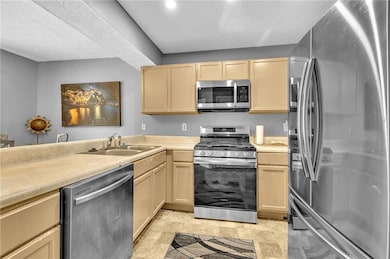 824 Brandy Oaks Ln, Stone Mountain, GA 30088 - photo 3