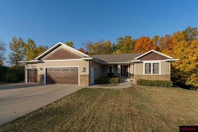 125 Goldfinch Ct, Mankato, MN 56001 - photo 2
