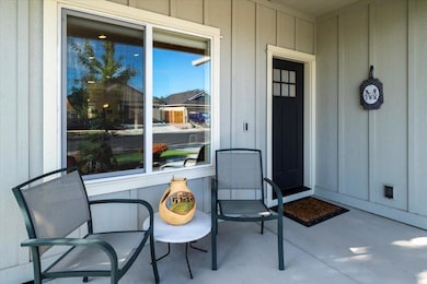 2920 NW Hemlock Ln, Redmond, OR 97756 - photo 5