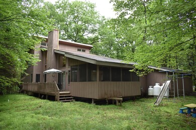 802 Whipple Tree Ct W, Lords Valley, PA 18428 - photo 2