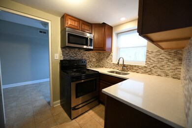 6019 N Fairfield Ave unit 6019, Chicago, IL 60659 - photo 2
