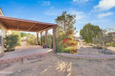 137 Magee Dr, Chaparral, NM 88081 - photo 2