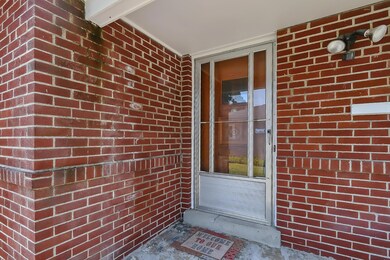 2811 Wellesley Rd-4