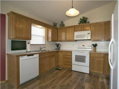 Wrap Kitchen with open Ledges