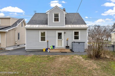 114 Pershing Dr, Schenectady, NY 12302 - photo 5