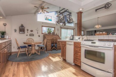 61177 Loy Ln, Bend, OR 97702 - photo 3