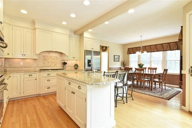 129 Woodridge Dr, Saunderstown, RI 02874 - photo 3