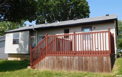 2625 W 55th St, Davenport, IA 52806 - photo 3