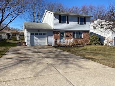 3422 Priscilla Dr, Erie, PA 16506 - photo 2