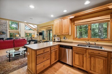 05_4154ChoctawTrail_177001_Kitchen_LowRe
