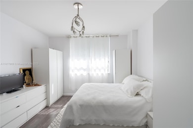 Courts Brickell Key unit 1407, Miami, FL 33131 - photo 4