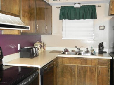 8105 Jasmine Ln, Louisville, KY 40228 - photo 5