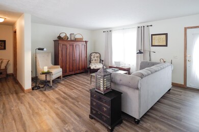 448 Long Lake Rd-104