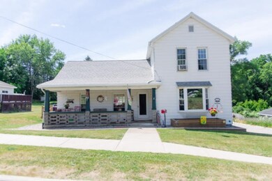 455 Allen St, Ionia, MI 48846 - photo 3