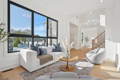 8 Fordham Rd, Livingston, NJ 07039 - photo 3