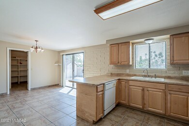 2484 W Ian Place, Tucson, AZ 85741 - photo 7