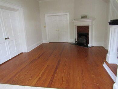 Additional Foyer Entrance