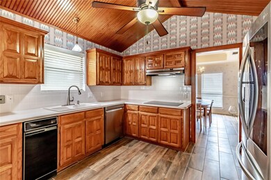 1009 Clear View Dr, Bedford, TX 76021 - photo 6